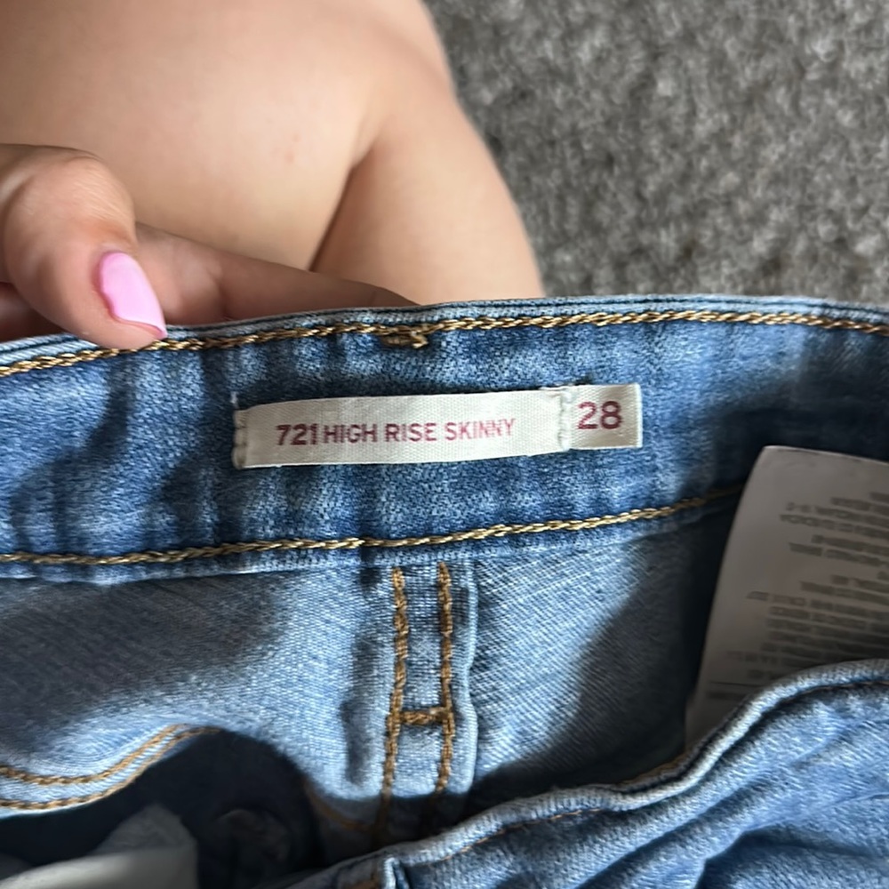 Great condition Levi jeans size 28